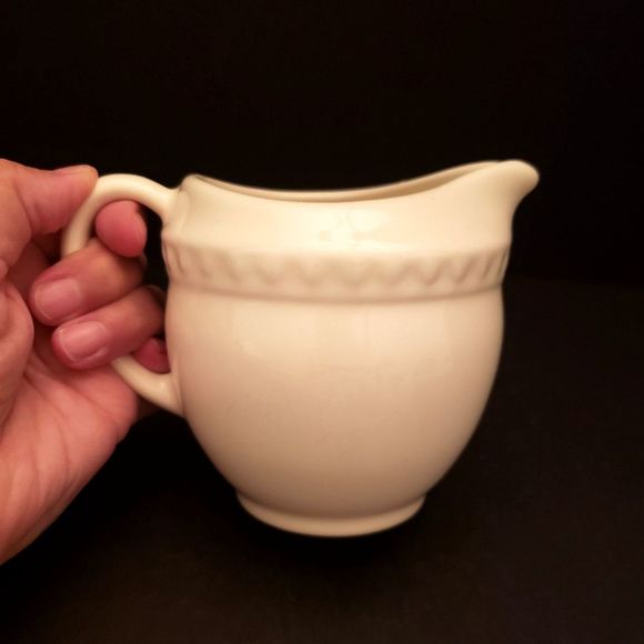 Gail Pittman Creamer Cream Pitcher Southern Living Hospitality Ivory Discontinue - Picture 7 of 12